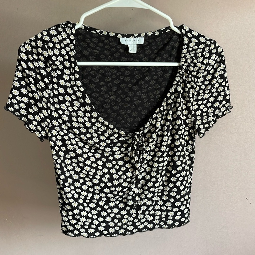 TopShop Lightweight Soft Cropped Tee - size 4 / Small - ruffled hems